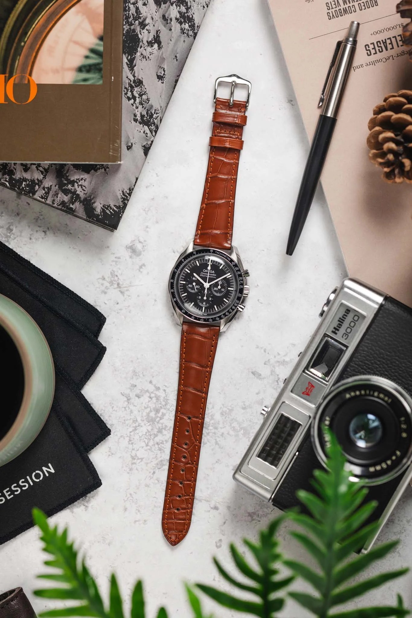 Hirsch LONDON Matt Alligator Leather Watch Strap in GOLD BROWN - Image 11
